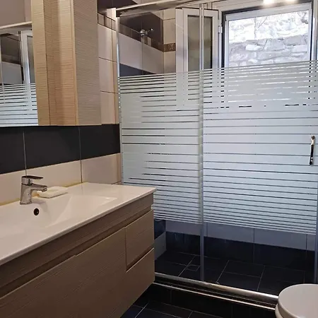 Holiday home Mira Ballaban