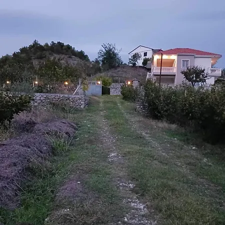 Holiday home Mira Ballaban